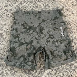 GYMSHARK ADAPT CAMO SIZE SMALL